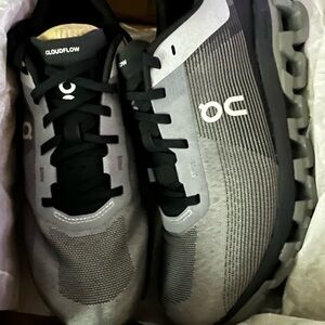 On Cloudflow Women's Athletic Shoes - Black and Gray